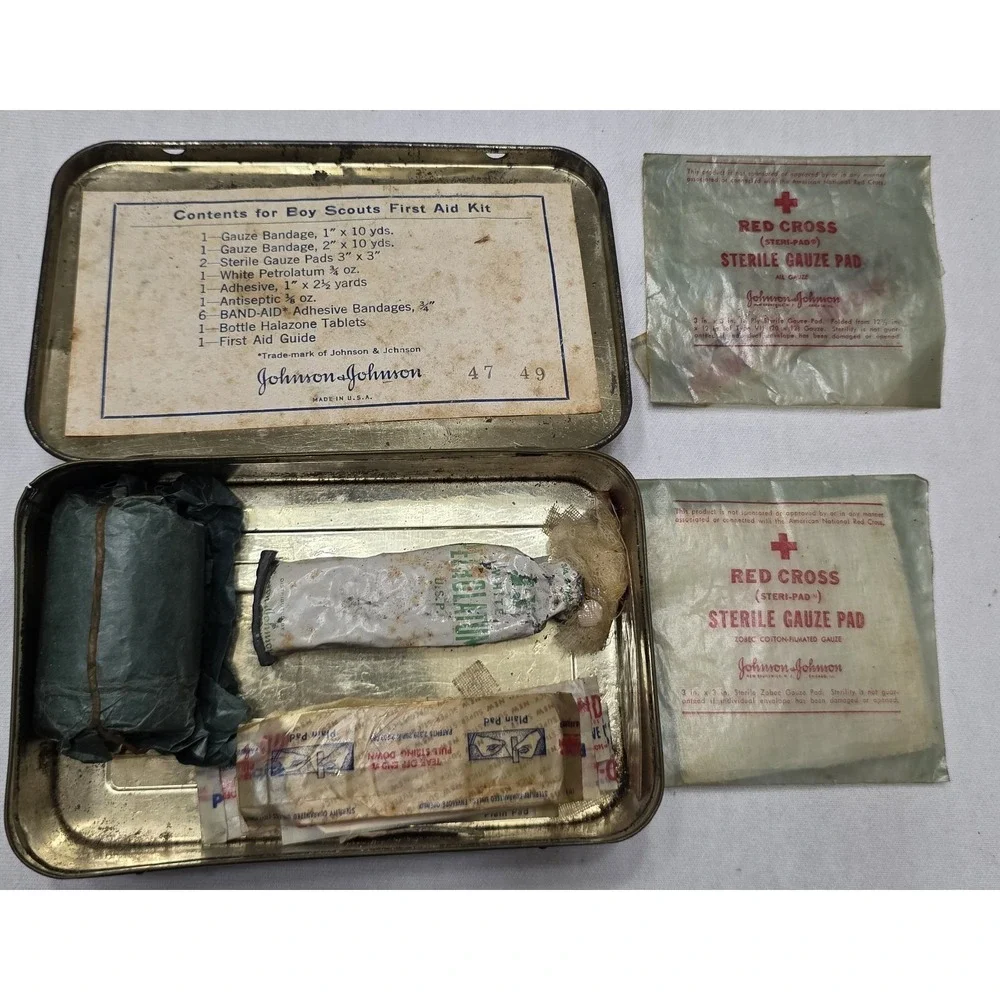 Vtg J&J Boy Scouts of America Official First Aid Kit Tin.With Contents Belt Loop